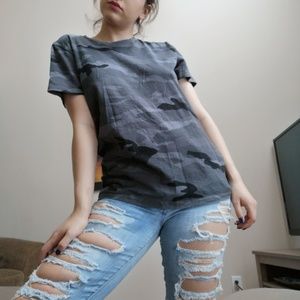American eagle grey camo tshirt